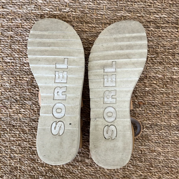 Sorel Women's Beige Cross-Strap Sandals, Size: 7 - Picture 5 of 9